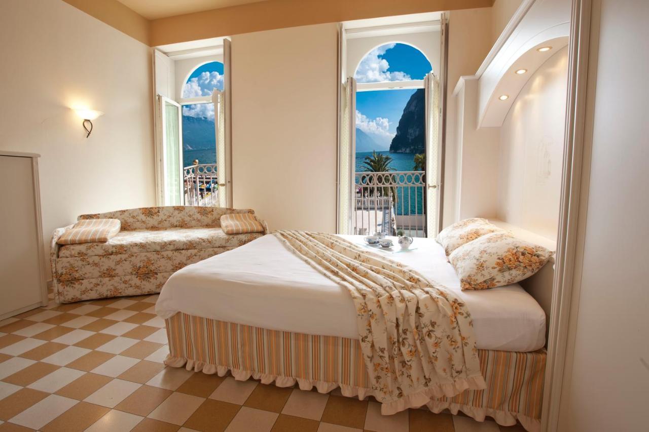 Bellavista Lakefront Hotel & Apartments Riva Zewnętrze zdjęcie
